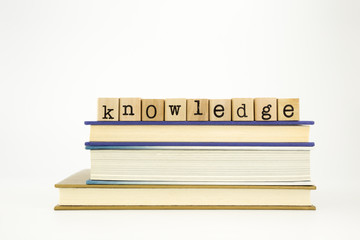 发际红中卡维塔第二部为什么换演员