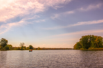 哪条法律规定14岁以上是妇女