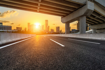 anyband talk play love 中文意思是什么？