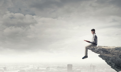 4minute和2NE1出道至今在歌谣节目和各大颁奖礼中得过哪些奖？